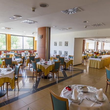 אלבה אדריאטיקה Hotel Atlas מראה חיצוני תמונה