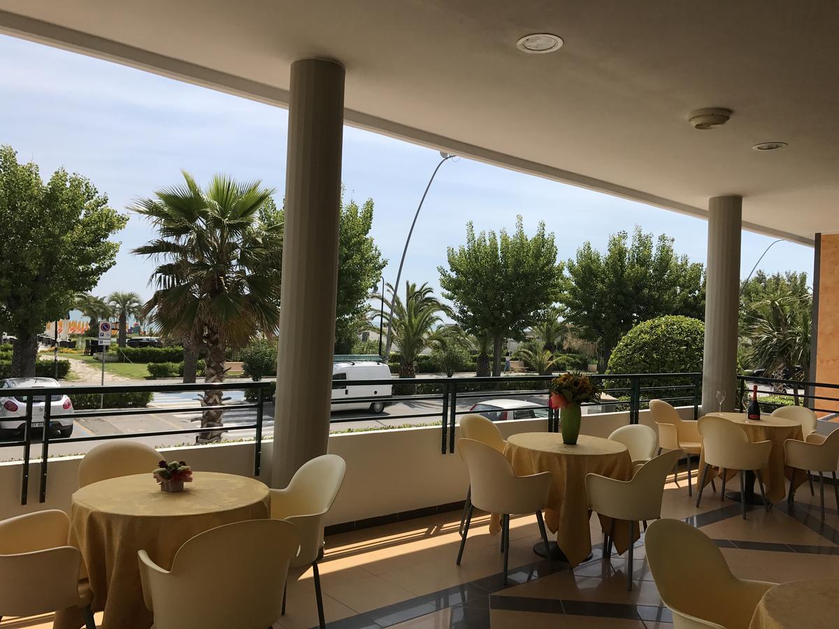 אלבה אדריאטיקה Hotel Atlas מראה חיצוני תמונה