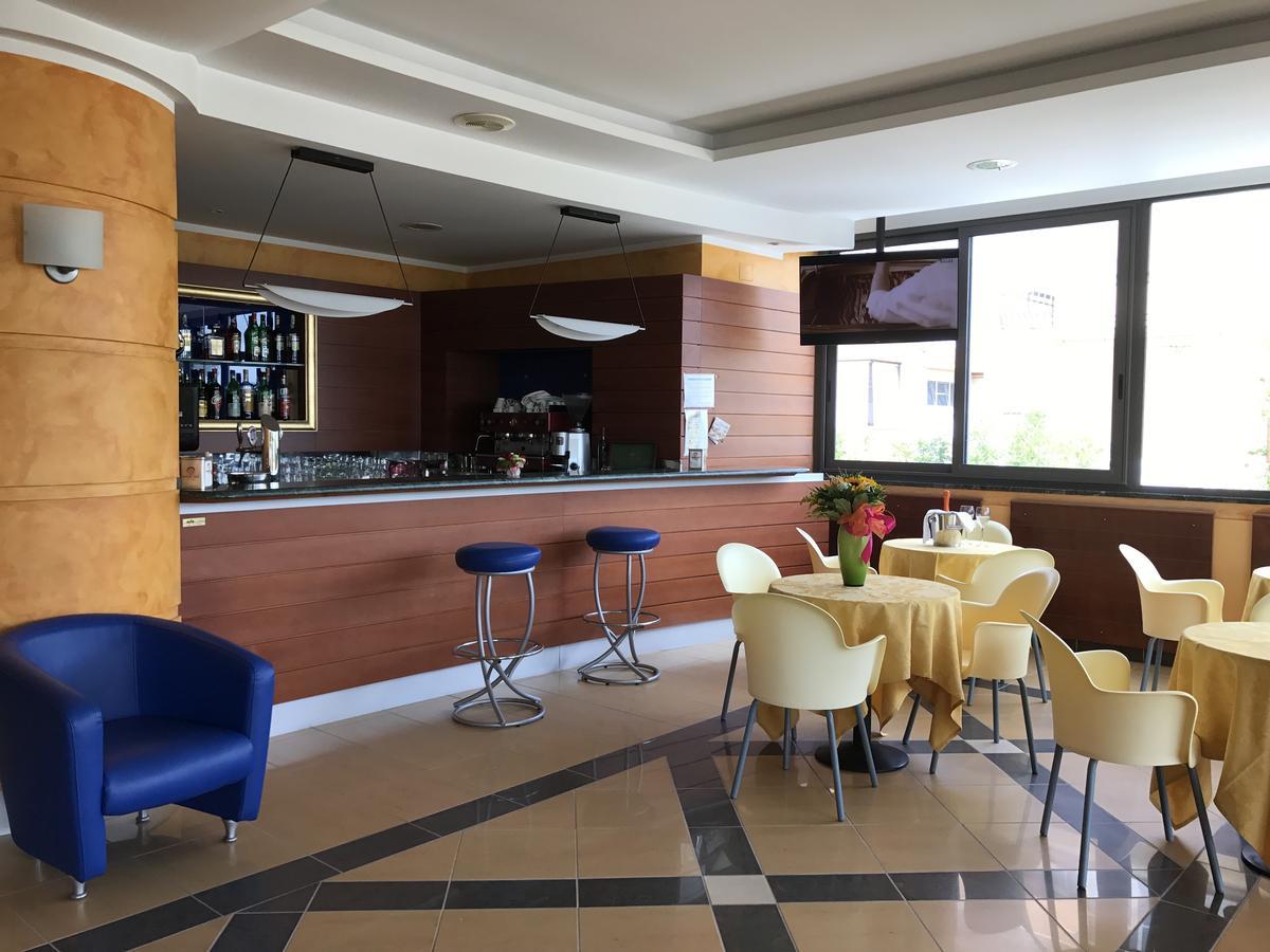 אלבה אדריאטיקה Hotel Atlas מראה חיצוני תמונה