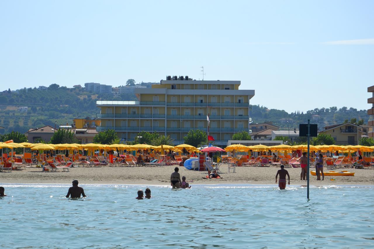 אלבה אדריאטיקה Hotel Atlas מראה חיצוני תמונה