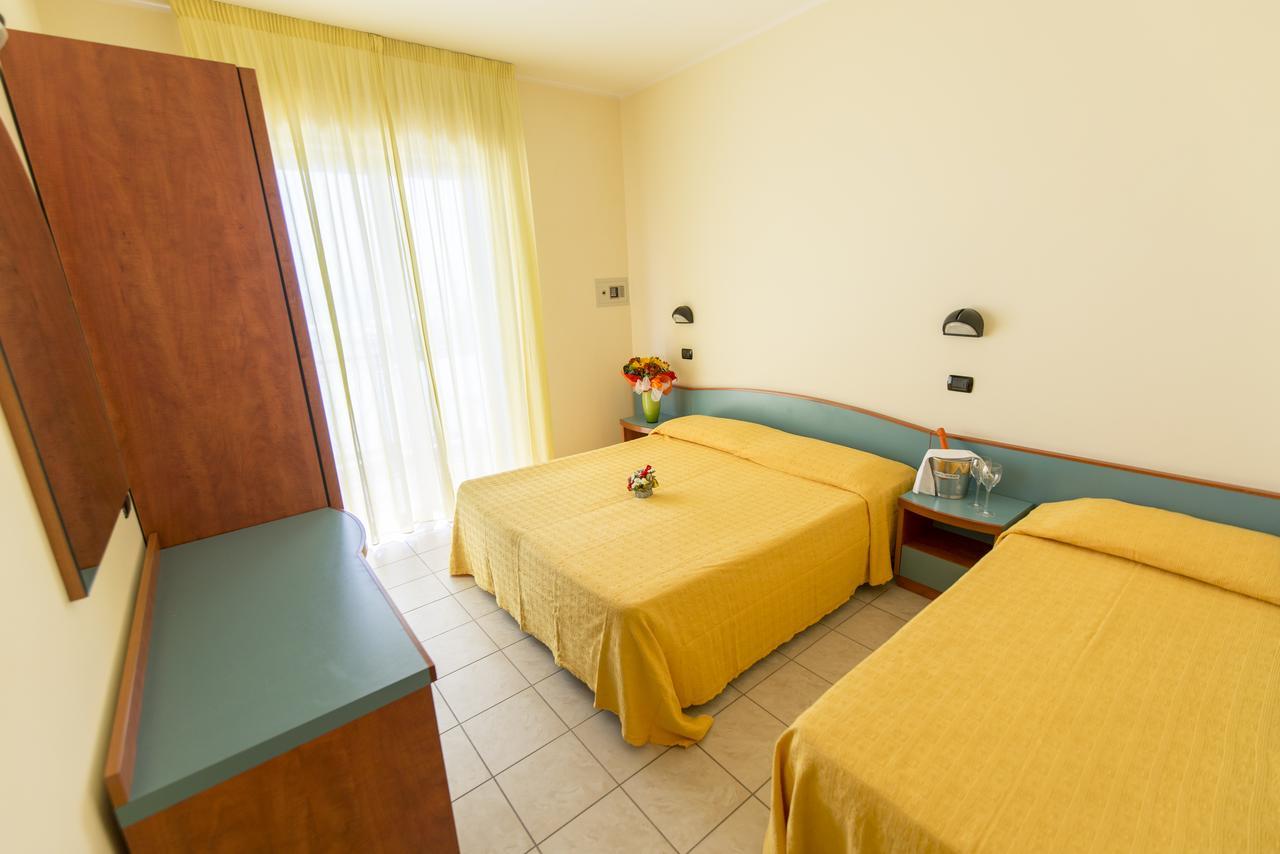 אלבה אדריאטיקה Hotel Atlas מראה חיצוני תמונה