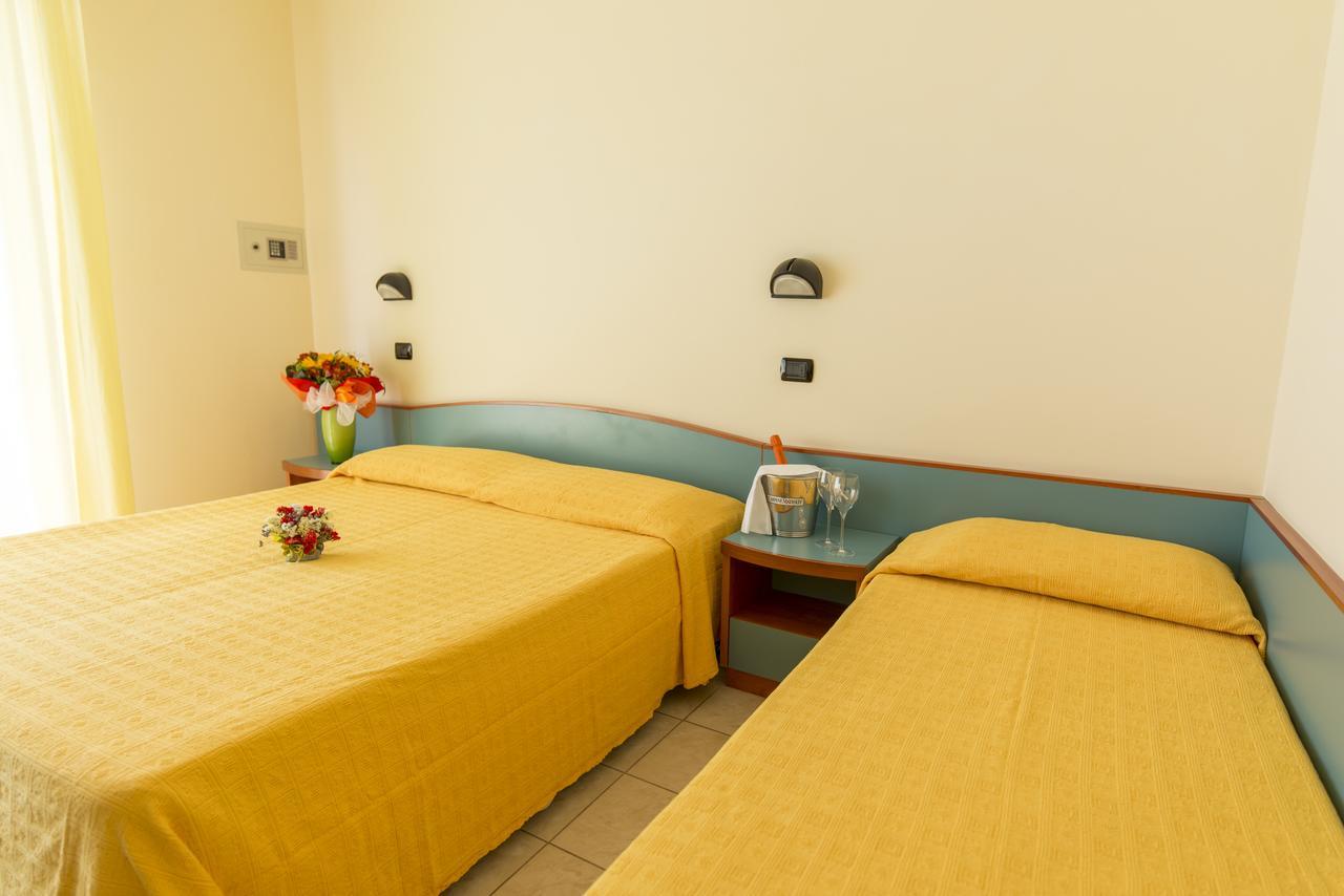 אלבה אדריאטיקה Hotel Atlas מראה חיצוני תמונה