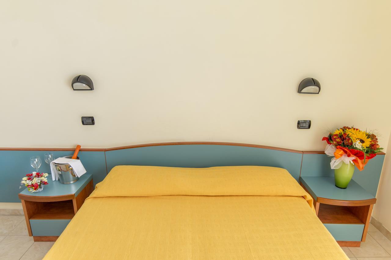 אלבה אדריאטיקה Hotel Atlas מראה חיצוני תמונה