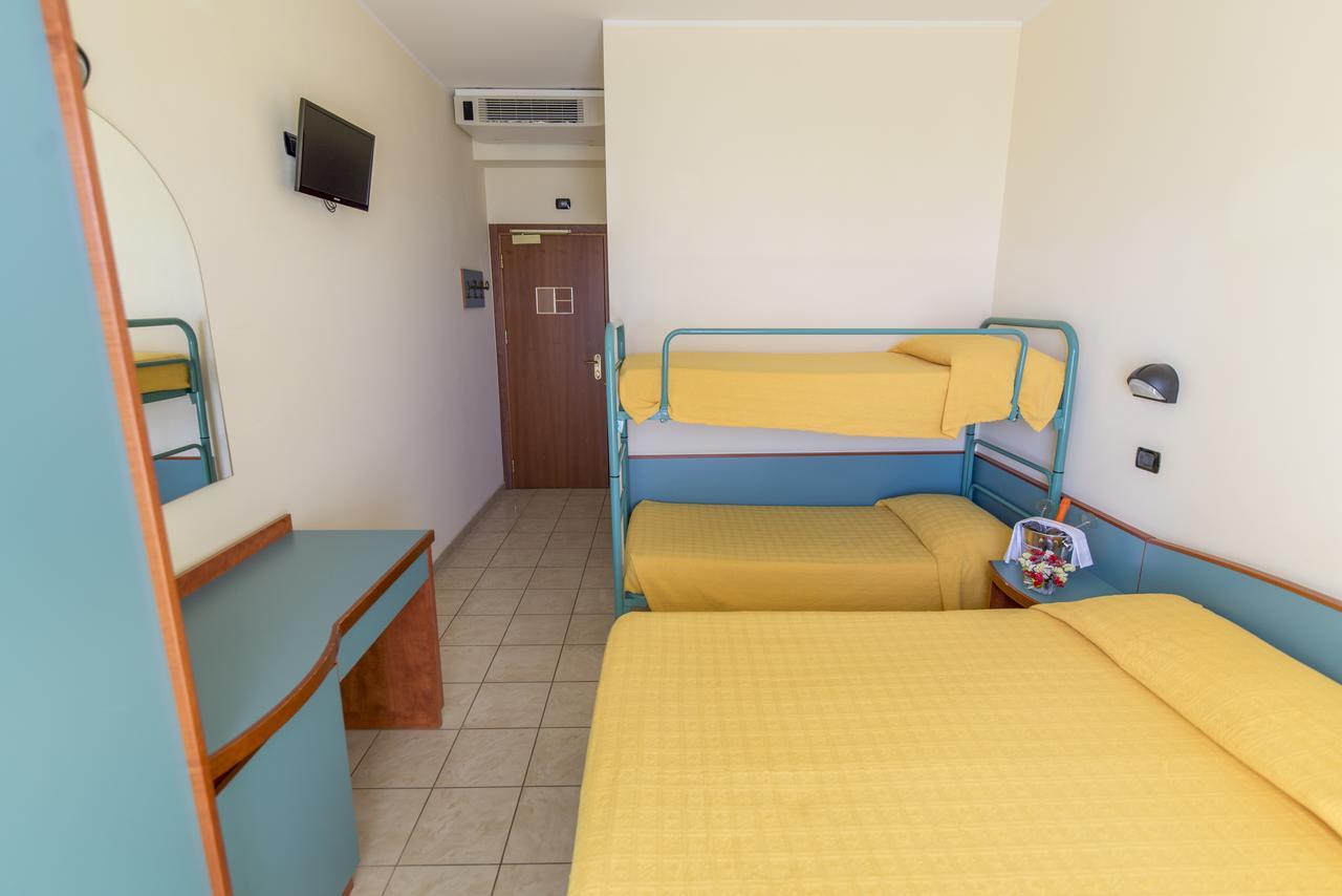 אלבה אדריאטיקה Hotel Atlas מראה חיצוני תמונה