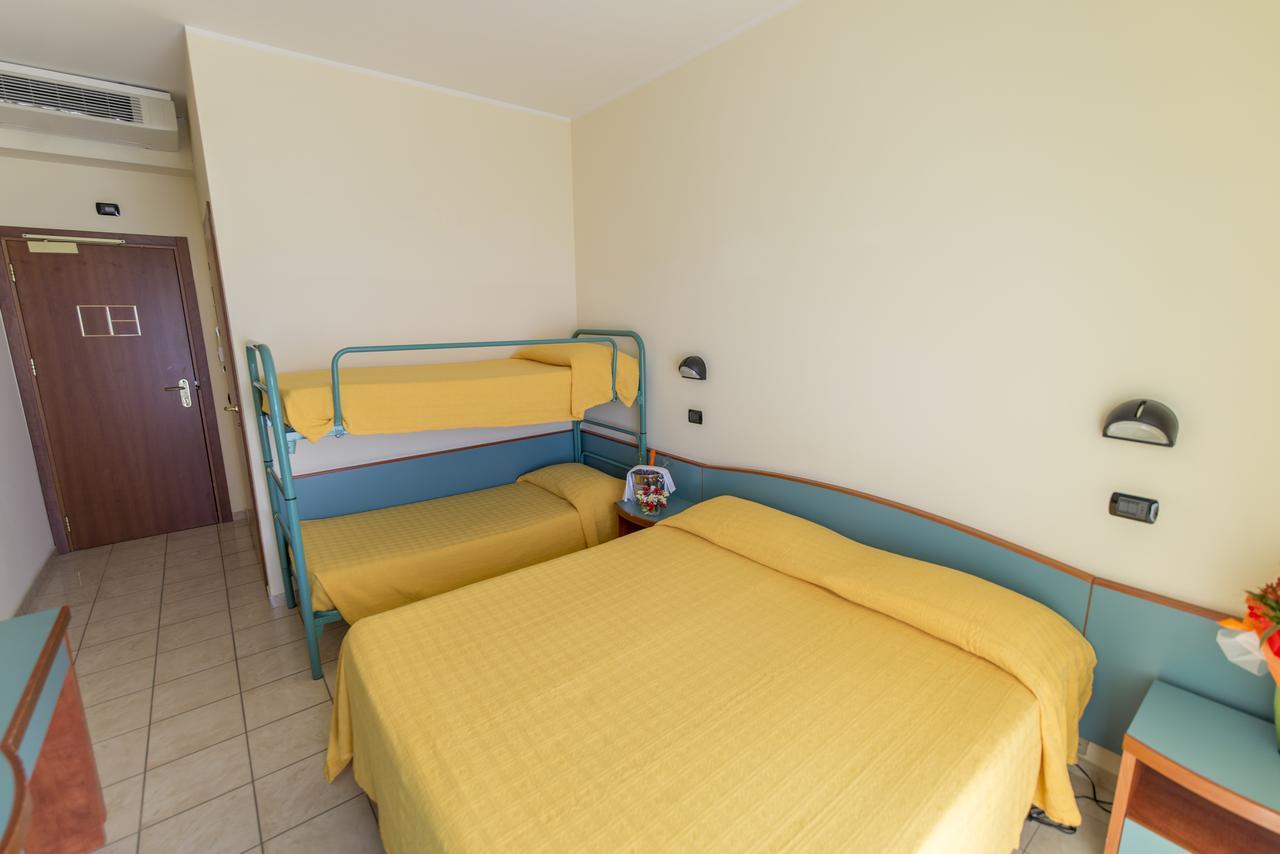 אלבה אדריאטיקה Hotel Atlas מראה חיצוני תמונה